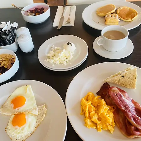 Casa Ohana Bed and Breakfast 4*
